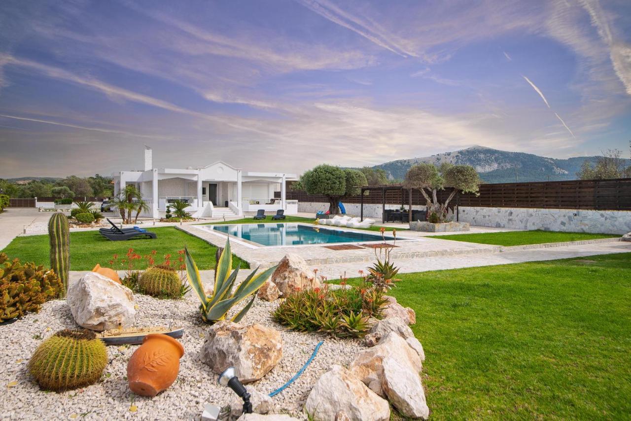 Marble Pool Villa Pastida Bagian luar foto